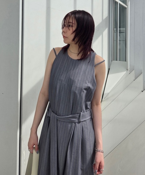 Ameri(アメリ)の「COLOR PINSTRIPE CURVY ROMPERS(つなぎ/オールインワン・レディース・ブラック/グレー・MEDIUM/SMALL)」の14枚目の写真