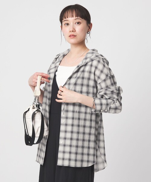 green label relaxing（グリーンレーベルリラクシング）の「【WEB限定】＜at ease＞フード チェック シャツ（シャツ/ブラウス・レディース・ライトブルー/グレー・FREE）」の4枚目の写真