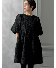 BUMPY VOLUME MINI DRESS（ワンピース）｜Ameri（アメリ）の