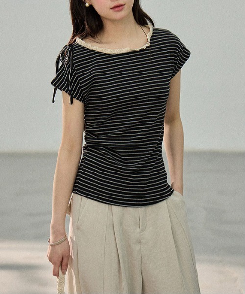 &soiree(アンドソワレ)の「2WAYボーダー柄レースレイヤード半袖トップス(Tシャツ/カットソー・レディース・ブラック・SMALL/MEDIUM)」の1枚目の写真