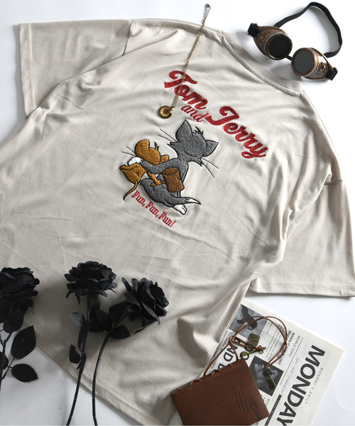 Tom&Jerry(トムアンドジェリー)の「【neos】TOM&JERRY トムとジェリー ルーズシルエット サガラ刺繍 ワンポイント ロゴ Tシャツ メンズ レディース ユニセックス(Tシャツ/カットソー・レディース・サックスブルー/ホワイト/スミクロ/ベージュ・MEDIUM/LARGE/X-LARGE)」の8枚目の写真