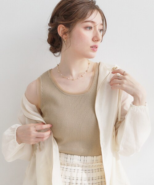 couture brooch(クチュールブローチ)の「チュール付きタンクトップ(タンクトップ・レディース・オフホワイト/ブラック/ベージュ/ピンク・38)」の4枚目の写真