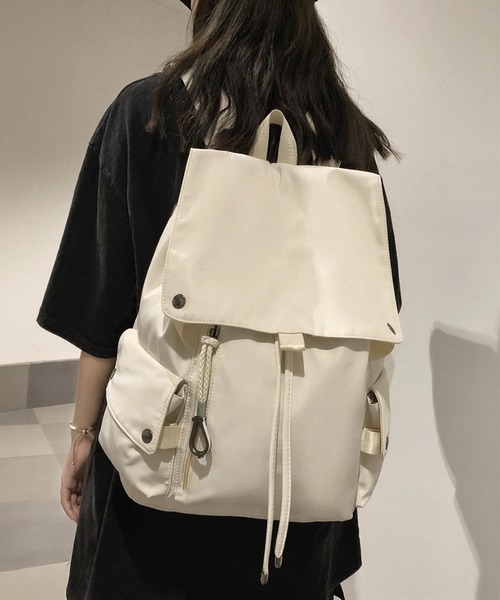 WYZ wear(ダブリューワイジィーウェア)の「大容量フラップナイロンリュックサック/通勤通学/バックパック/ユニセックス(バックパック/リュック・メンズ・ブラック/アイボリー・FREE)」の2枚目の写真