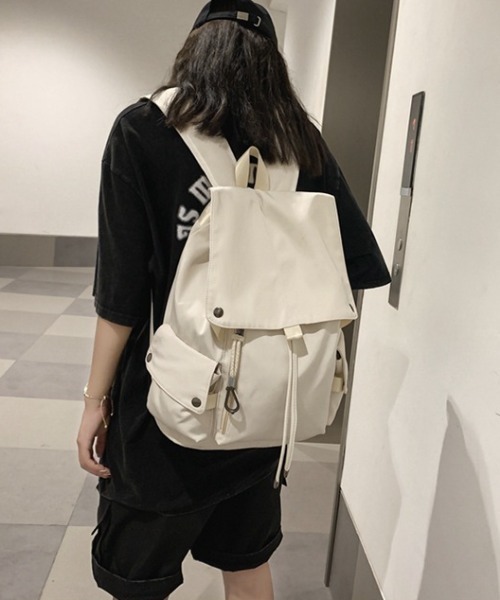 WYZ wear(ダブリューワイジィーウェア)の「大容量フラップナイロンリュックサック/通勤通学/バックパック/ユニセックス(バックパック/リュック・メンズ・ブラック/アイボリー・FREE)」の12枚目の写真