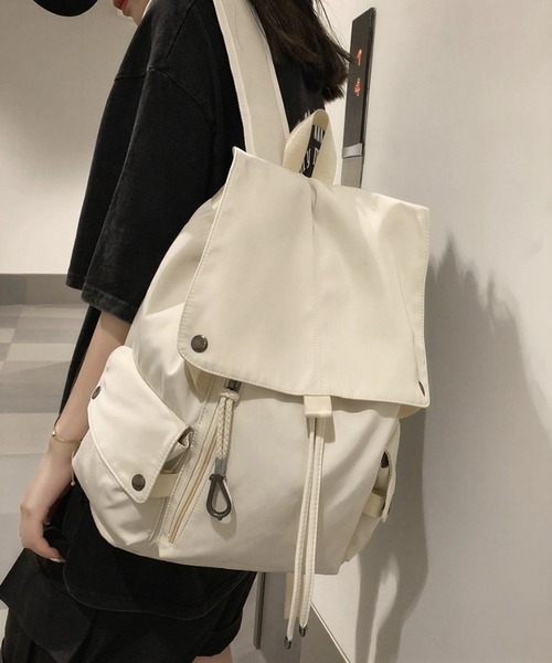 WYZ wear(ダブリューワイジィーウェア)の「大容量フラップナイロンリュックサック/通勤通学/バックパック/ユニセックス(バックパック/リュック・メンズ・ブラック/アイボリー・FREE)」の11枚目の写真