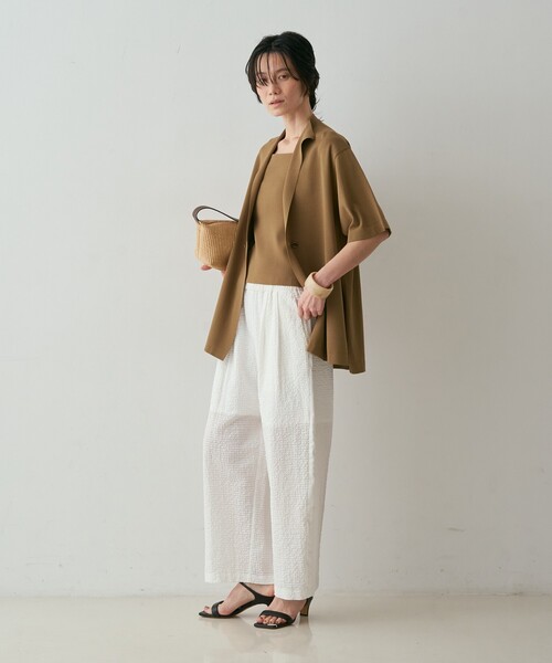 qualite（カリテ）の「【接触冷感・セットアップ対応】レーヨンストレッチニットジャケット　夏服　オフィスカジュアル　きれいめ　羽織り（テーラードジャケット・レディース・グレー系その他2/ダークベージュ・フリー）」の6枚目の写真