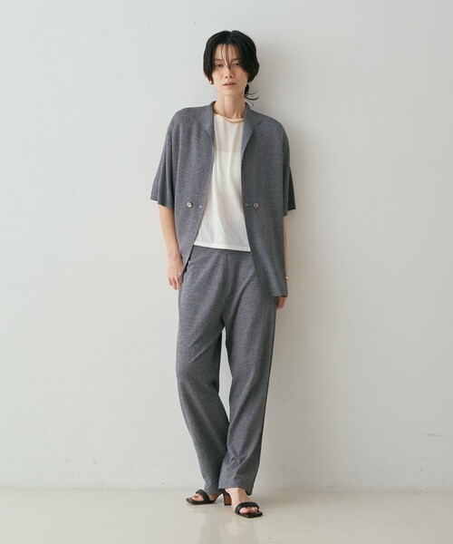 qualite（カリテ）の「【接触冷感・セットアップ対応】レーヨンストレッチニットジャケット　夏服　オフィスカジュアル　きれいめ　羽織り（テーラードジャケット・レディース・グレー系その他2/ダークベージュ・フリー）」の11枚目の写真