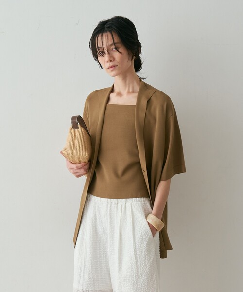 qualite（カリテ）の「【接触冷感・セットアップ対応】レーヨンストレッチニットジャケット　夏服　オフィスカジュアル　きれいめ　羽織り（テーラードジャケット・レディース・グレー系その他2/ダークベージュ・フリー）」の18枚目の写真