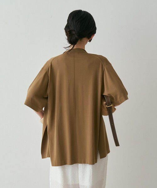 qualite（カリテ）の「【接触冷感・セットアップ対応】レーヨンストレッチニットジャケット　夏服　オフィスカジュアル　きれいめ　羽織り（テーラードジャケット・レディース・グレー系その他2/ダークベージュ・フリー）」の22枚目の写真