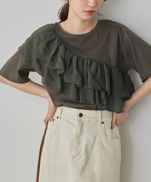 hunch（ハンチ）の「コンパクトスムース フリルデザイントップス（Tシャツ/カットソー・レディース・ダークカーキ/ブラック/オフホワイト・FREE）」の11枚目の写真