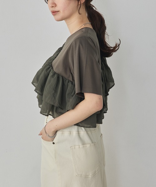 hunch（ハンチ）の「コンパクトスムース フリルデザイントップス（Tシャツ/カットソー・レディース・ダークカーキ/ブラック/オフホワイト・FREE）」の12枚目の写真