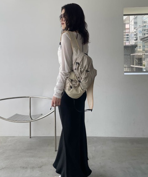 emmi(エミ)の「【USAGI ONLINE・ZOZO限定カラーあり】パッカブルバックパック/撥水(バックパック/リュック・レディース・ホワイト/グレー/ライトベージュ/ブラック・F)」の8枚目の写真