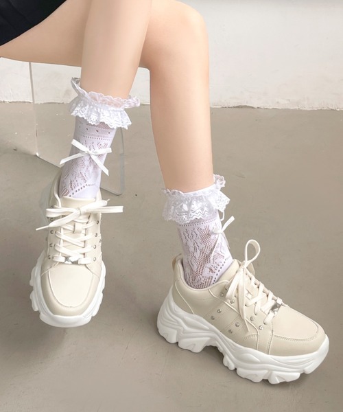 Shoes in Closet（シューズインクローゼット）の「【新登場】☆かわいく盛れる +6.5㎝ 軽量 厚底 ボリュームソール ビジューつき スニーカー 2926（スニーカー・レディース・ホワイト/ブラック/アイボリー・L/S/M/3L/LL）」の3枚目の写真