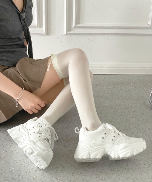 Shoes in Closet（シューズインクローゼット）の「【新登場】☆かわいく盛れる +6.5㎝ 軽量 厚底 ボリュームソール ビジューつき スニーカー 2926（スニーカー・レディース・ホワイト/ブラック/アイボリー・L/S/M/3L/LL）」の6枚目の写真