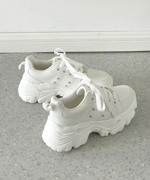 Shoes in Closet（シューズインクローゼット）の「【新登場】☆かわいく盛れる +6.5㎝ 軽量 厚底 ボリュームソール ビジューつき スニーカー 2926（スニーカー・レディース・ホワイト/ブラック/アイボリー・L/S/M/3L/LL）」の10枚目の写真
