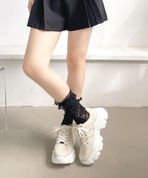 Shoes in Closet（シューズインクローゼット）の「【新登場】☆かわいく盛れる +6.5㎝ 軽量 厚底 ボリュームソール ビジューつき スニーカー 2926（スニーカー・レディース・ホワイト/ブラック/アイボリー・L/S/M/3L/LL）」の14枚目の写真