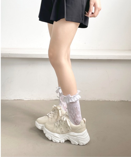 Shoes in Closet（シューズインクローゼット）の「【新登場】☆かわいく盛れる +6.5㎝ 軽量 厚底 ボリュームソール ビジューつき スニーカー 2926（スニーカー・レディース・ホワイト/ブラック/アイボリー・L/S/M/3L/LL）」の12枚目の写真