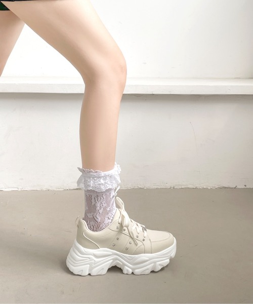 Shoes in Closet（シューズインクローゼット）の「【新登場】☆かわいく盛れる +6.5㎝ 軽量 厚底 ボリュームソール ビジューつき スニーカー 2926（スニーカー・レディース・ホワイト/ブラック/アイボリー・L/S/M/3L/LL）」の13枚目の写真