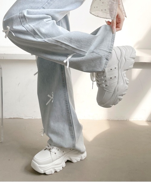 Shoes in Closet（シューズインクローゼット）の「【新登場】☆かわいく盛れる +6.5㎝ 軽量 厚底 ボリュームソール ビジューつき スニーカー 2926（スニーカー・レディース・ホワイト/ブラック/アイボリー・L/S/M/3L/LL）」の8枚目の写真
