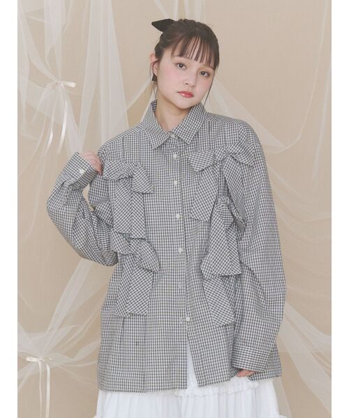 merry jenny(メリージェニー)の「bon bon ribbon shirt(シャツ/ブラウス・レディース・その他1/グリーン/オフホワイト/ブラック・FREE)」の1枚目の写真
