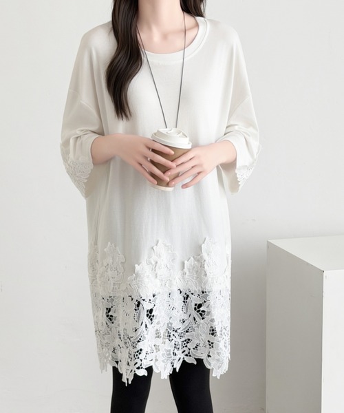 ABITOKYO（アビトーキョー）の「裾レース切替チュニック丈Tシャツ（Tシャツ/カットソー・レディース・ホワイト/ブラック・FREE）」の2枚目の写真
