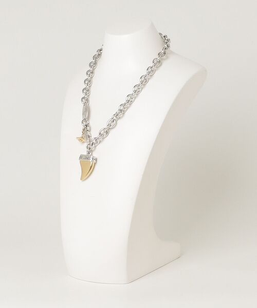 Vivienne Westwood MAN（ヴィヴィアンウエストウッドマン）の「MAN. SHARK TOOTH NECKLACE（ネックレス・メンズ・シルバー系その他・SMALL）」の3枚目の写真