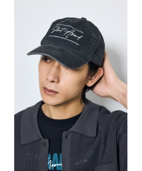 AZUL by moussy(アズールバイマウジー)の「刺繍ピグメントキャップ(キャップ・メンズ・ネイビー/ブラック・FREE)」の4枚目の写真