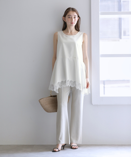 La TOTALITE(ラトータリテ)の「《追加》【洗える】CHIGNON/シニヨン ヘムレースサテンタンク(シャツ/ブラウス・レディース・ベージュ/ホワイト/ブラック・FREE)」の10枚目の写真