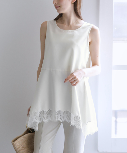 La TOTALITE(ラトータリテ)の「《追加》【洗える】CHIGNON/シニヨン ヘムレースサテンタンク(シャツ/ブラウス・レディース・ベージュ/ホワイト/ブラック・FREE)」の14枚目の写真