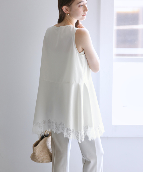 La TOTALITE(ラトータリテ)の「《追加》【洗える】CHIGNON/シニヨン ヘムレースサテンタンク(シャツ/ブラウス・レディース・ベージュ/ホワイト/ブラック・FREE)」の16枚目の写真
