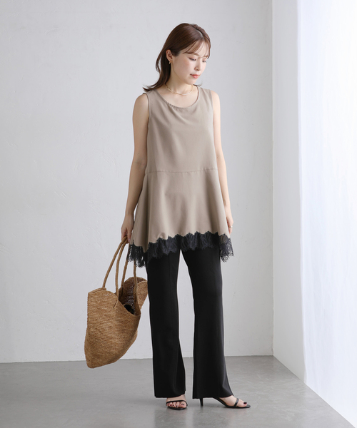 La TOTALITE(ラトータリテ)の「《追加》【洗える】CHIGNON/シニヨン ヘムレースサテンタンク(シャツ/ブラウス・レディース・ベージュ/ホワイト/ブラック・FREE)」の22枚目の写真