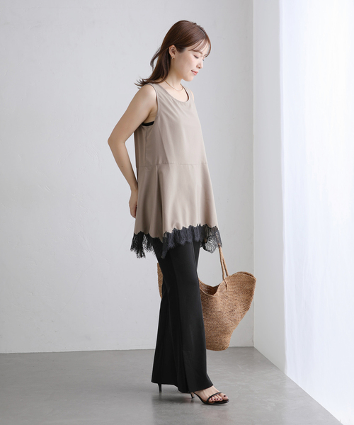 La TOTALITE(ラトータリテ)の「《追加》【洗える】CHIGNON/シニヨン ヘムレースサテンタンク(シャツ/ブラウス・レディース・ベージュ/ホワイト/ブラック・FREE)」の20枚目の写真