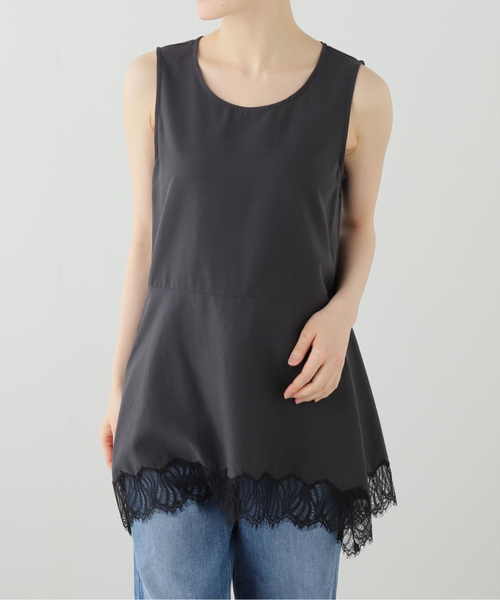 La TOTALITE(ラトータリテ)の「《追加》【洗える】CHIGNON/シニヨン ヘムレースサテンタンク(シャツ/ブラウス・レディース・ベージュ/ホワイト/ブラック・FREE)」の9枚目の写真