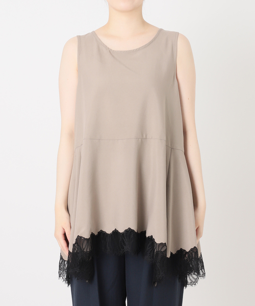 La TOTALITE(ラトータリテ)の「《追加》【洗える】CHIGNON/シニヨン ヘムレースサテンタンク(シャツ/ブラウス・レディース・ベージュ/ホワイト/ブラック・FREE)」の4枚目の写真
