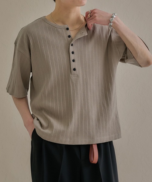 epnok(エプノック)の「テクスチャードディープヘンリーネックルーズ半袖Tee(Tシャツ/カットソー・メンズ・ベージュ/レッド/グレー/ネイビー/ブラック・MEDIUM/SMALL/LARGE)」の3枚目の写真