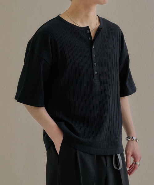 epnok(エプノック)の「テクスチャードディープヘンリーネックルーズ半袖Tee(Tシャツ/カットソー・メンズ・ベージュ/レッド/グレー/ネイビー/ブラック・MEDIUM/SMALL/LARGE)」の8枚目の写真