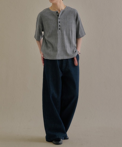 epnok(エプノック)の「テクスチャードディープヘンリーネックルーズ半袖Tee(Tシャツ/カットソー・メンズ・ベージュ/レッド/グレー/ネイビー/ブラック・MEDIUM/SMALL/LARGE)」の22枚目の写真