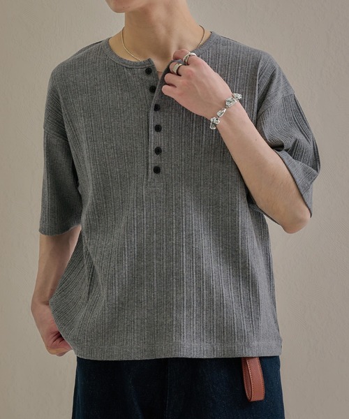 epnok(エプノック)の「テクスチャードディープヘンリーネックルーズ半袖Tee(Tシャツ/カットソー・メンズ・ベージュ/レッド/グレー/ネイビー/ブラック・MEDIUM/SMALL/LARGE)」の15枚目の写真
