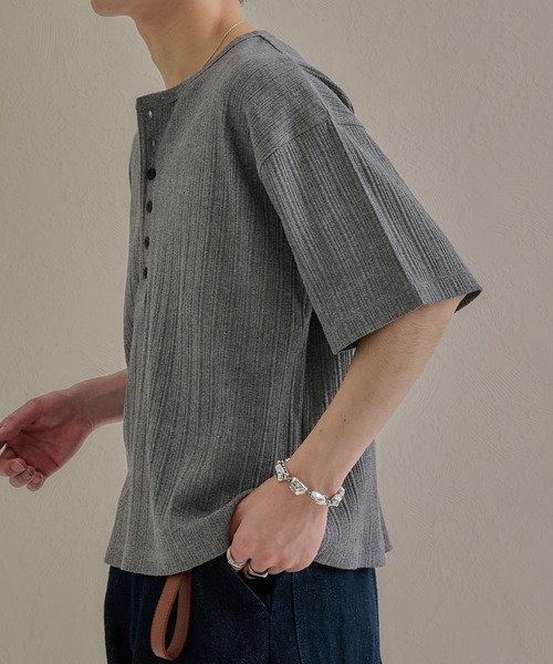 epnok(エプノック)の「テクスチャードディープヘンリーネックルーズ半袖Tee(Tシャツ/カットソー・メンズ・ベージュ/レッド/グレー/ネイビー/ブラック・MEDIUM/SMALL/LARGE)」の16枚目の写真