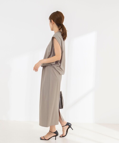 NOLLEY’S(ノーリーズ)の「《セットアップ対応/接触冷感》【BECシリーズ】ウォッシャブルハイスペックジャージノースリーブ(Tシャツ/カットソー・レディース・ベージュ/ホワイト/ブラック・38)」の18枚目の写真