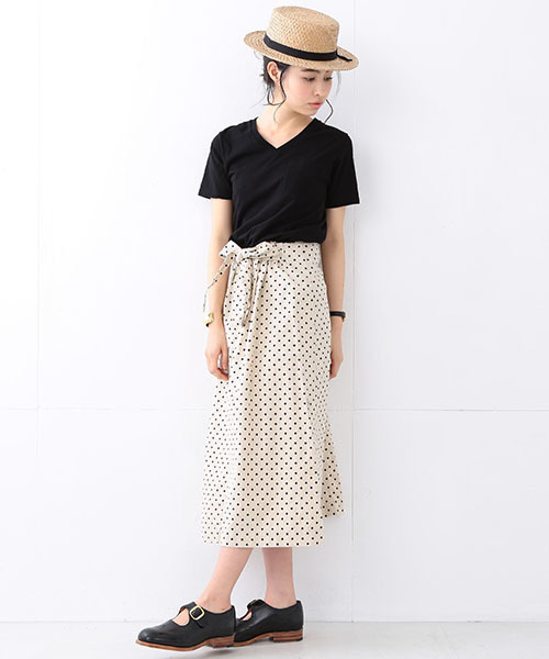 BEAMS BOY（ビームスボーイ）の「BEAMS BOY / ドット メディカルスカート（スカート・レディース・ベージュ/ネイビー・ONE SIZE）」の5枚目の写真