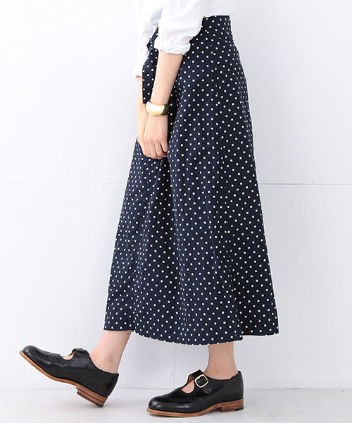 BEAMS BOY（ビームスボーイ）の「BEAMS BOY / ドット メディカルスカート（スカート・レディース・ベージュ/ネイビー・ONE SIZE）」の10枚目の写真