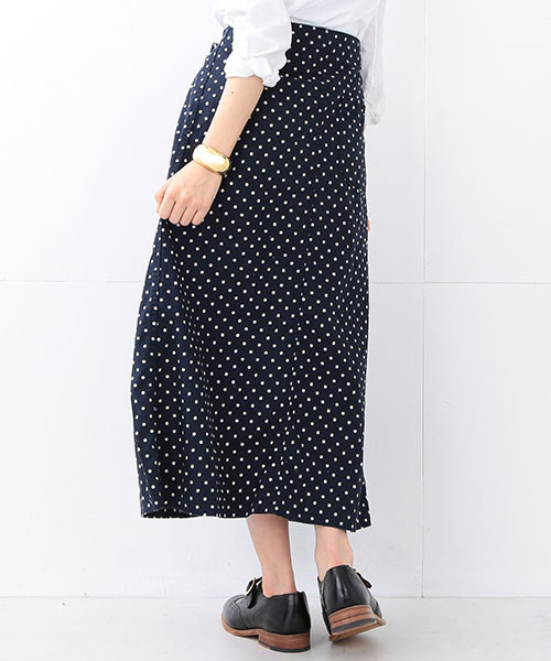 BEAMS BOY（ビームスボーイ）の「BEAMS BOY / ドット メディカルスカート（スカート・レディース・ベージュ/ネイビー・ONE SIZE）」の11枚目の写真