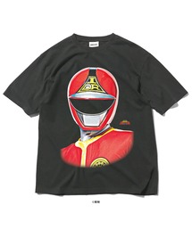 HG250154 スーパー戦隊 × ホームゲーム 【HOMEGAME】 - 半袖Tシャツ 1983 ダイナレッド TEE