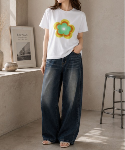 ＆soiree（アンドソワレ）の「【シルエット選べる2サイズ】【&soiree】ニュアンスフラワーTシャツ（Tシャツ/カットソー・レディース・グリーン/ブルー/ピンク・MEDIUM/FREE）」の10枚目の写真