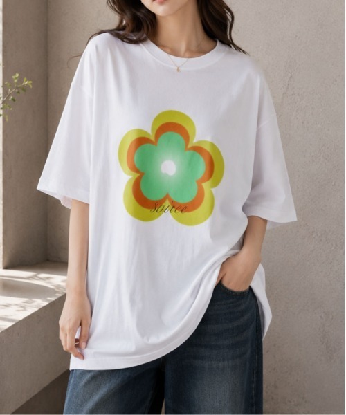 ＆soiree（アンドソワレ）の「【シルエット選べる2サイズ】【&soiree】ニュアンスフラワーTシャツ（Tシャツ/カットソー・レディース・グリーン/ブルー/ピンク・MEDIUM/FREE）」の11枚目の写真