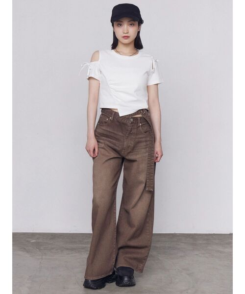 EMODA(エモダ)の「クロスベルトカットワイドジーンズ(デニムパンツ・レディース・ブラウン/インディゴブルー・MEDIUM/SMALL)」の17枚目の写真
