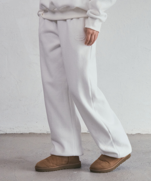 OURNOSTALGIA（アワー ノスタルジア）の「Petal Boucle Sweat Pants_Ivory(O25-PT16)（スウェットパンツ・レディース・アイボリー・FREE）」の2枚目の写真