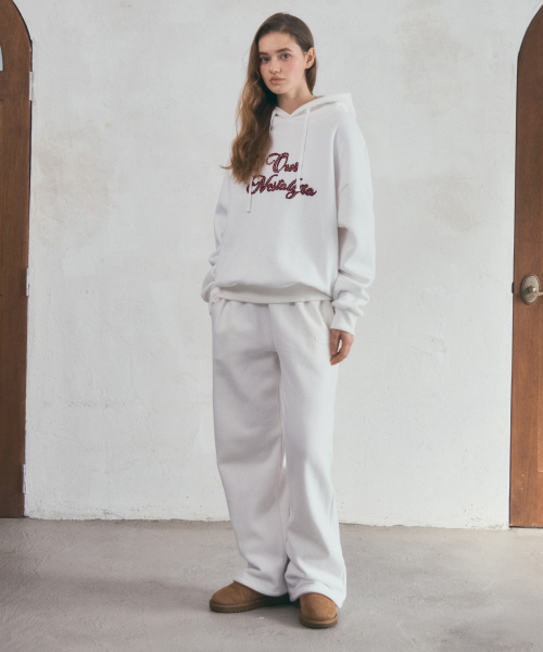 OURNOSTALGIA（アワー ノスタルジア）の「Petal Boucle Sweat Pants_Ivory(O25-PT16)（スウェットパンツ・レディース・アイボリー・FREE）」の4枚目の写真