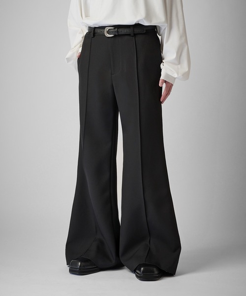 Lui's(ルイス)の「【Neucon】PINTUCK WIDE FLARE SLACKS / ピンタックワイドフレアスラックスパンツ(スラックス・メンズ・ブラック/チャコールグレー・2/1)」の6枚目の写真